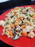 Arroz con conejo y verduras