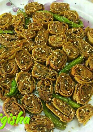A picture of Bachi huyi roti ke patra.