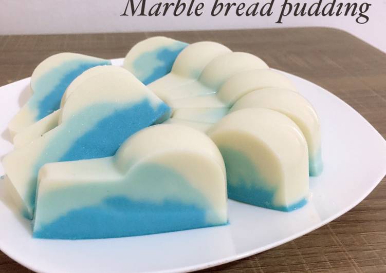 Marble bread pudding (puding roti tawar)