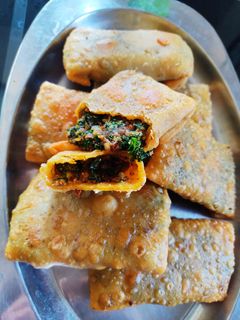 "सांबार वडी" (पुडाची वडी) (sambhar wadi chi recipe in marathi) रेसिपी चे मुख्य फोटो