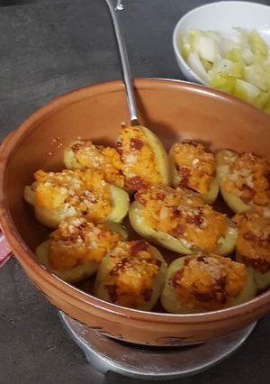 Une photo de Pommes de terre farcies au chorizo