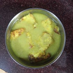 A picture of Kashmiri peela paneer.