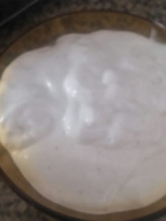 Una foto de Ali oli casero con leche