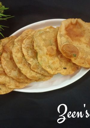 A picture of Spring Onion Pooris.