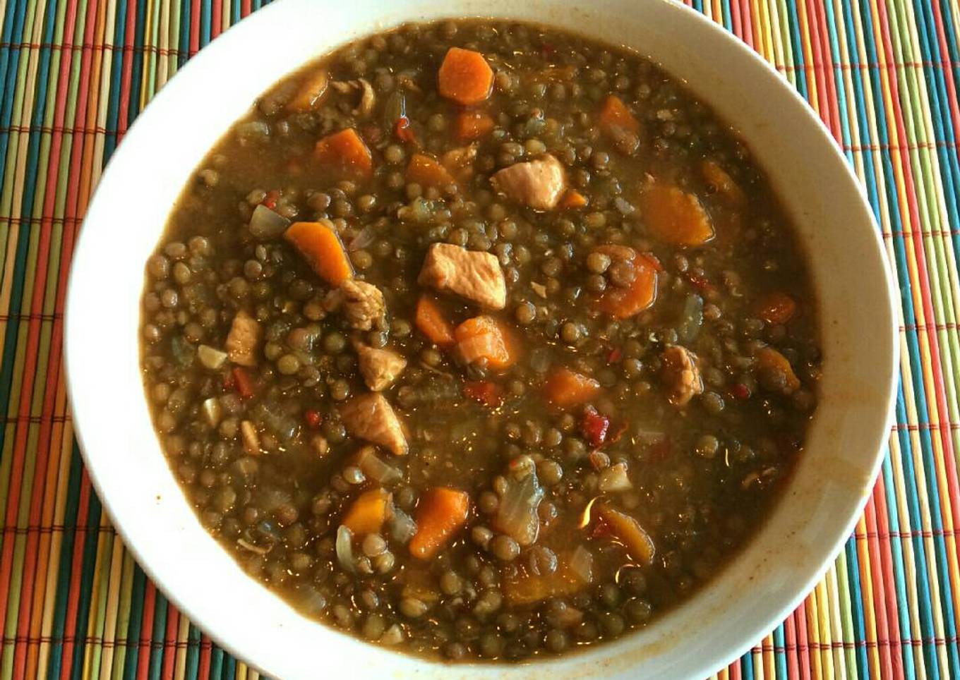 Lentejas con pollo y verduras