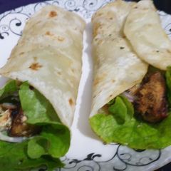 A picture of Angara chicken wraps.