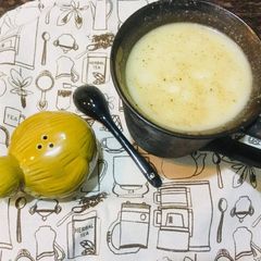A picture of Cream Of Almonds Soup.
