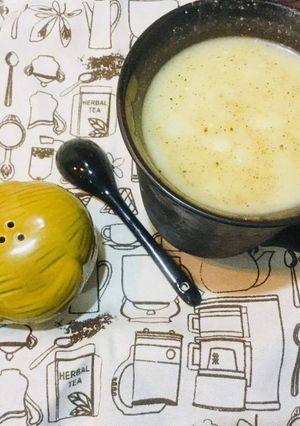 A picture of Cream Of Almonds Soup.