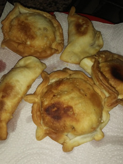 Una foto de Pastelitos con tapas de empanada de copetín
