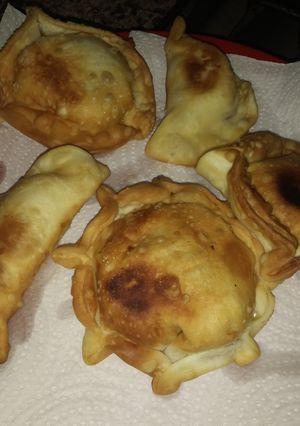Una foto de Pastelitos con tapas de empanada de  copetín