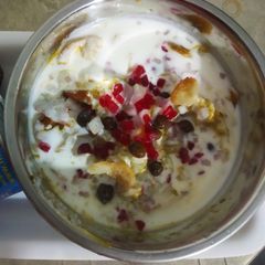 A picture of Chatpati chat papadi.