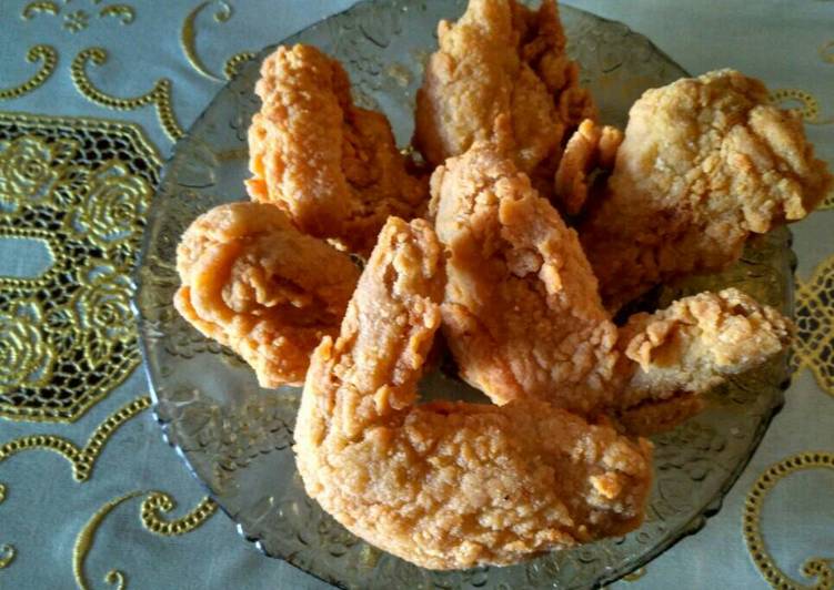 Golden crispy wings