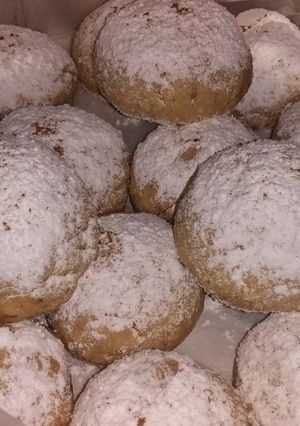 A picture of Almond and Cashew Cookies.