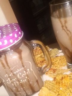 कोल्ड कॉफी शेक (Cold coffee shake recipe in hindi) रेसिपी मुख्य फोटो