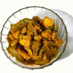 Broad Beans(Sem) Potato Sabzi A picture of Broad Beans(Sem) Potato Sabzi.
