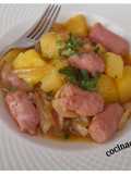 Salchichas frescas con patatas
