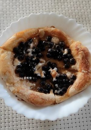 A picture of Homemade Bubble Tea Pizza.
