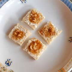 A picture of Creamy, honey bread 🍞🍯.