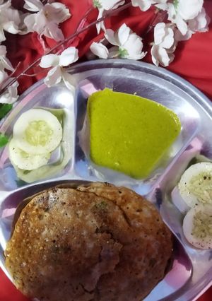 कूटू के आटे के चीले (kuttu ke atte ke cheele recipe in Hindi) रेसिपी मुख्य फोटो