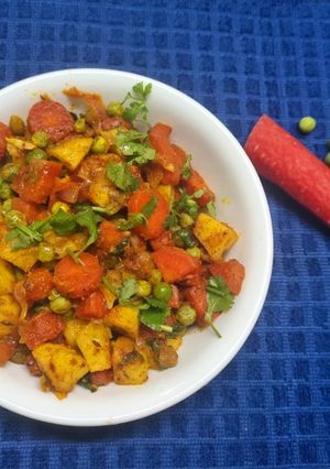 A picture of Red Carrot, Peas and Potato Sabzi.