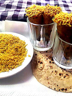 A picture of Stuffed Roti Cone.