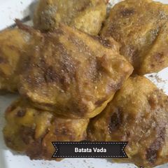 A picture of Batata  Vada.