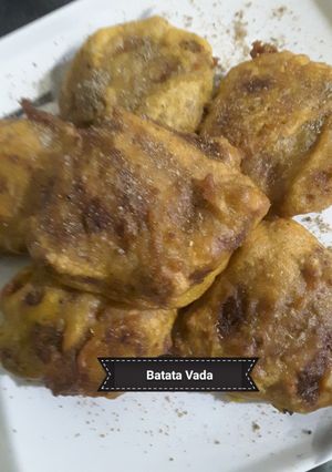 A picture of Batata  Vada.