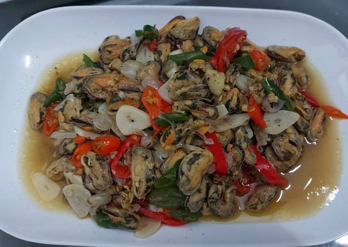 Resep Tumis Kerang Kupas Simple Oleh Titis Meka Utami Cookpad