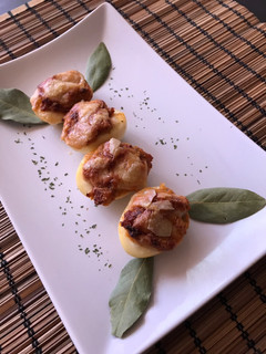 Una foto de Huevos rellenos al horno 🥚