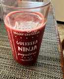Jugo natural de frutos rojos