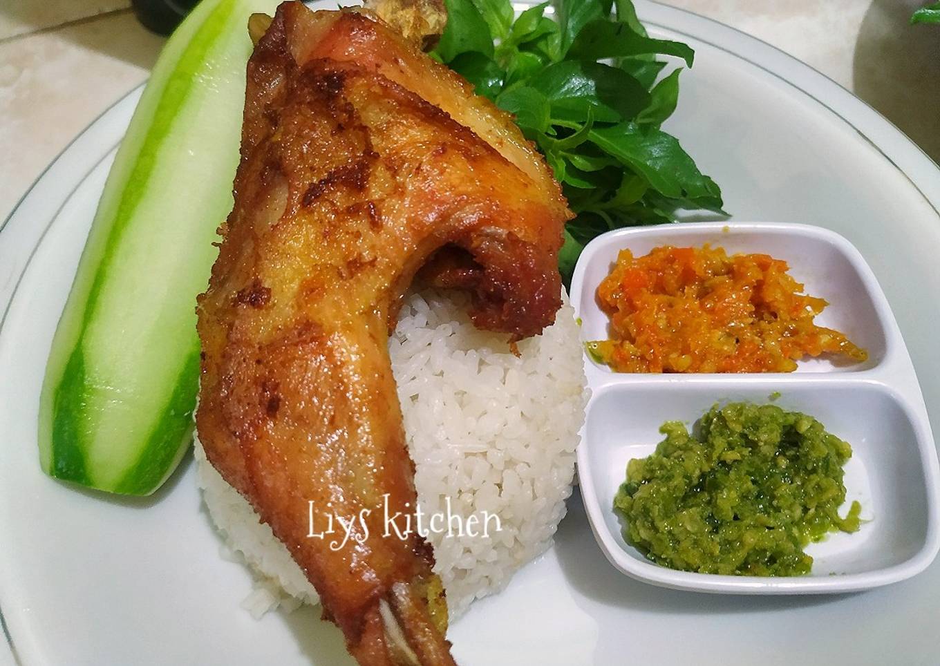 Ayam goreng kuning