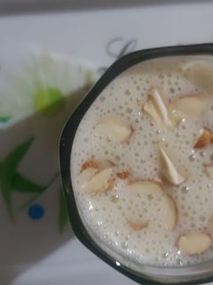 बनाना शेक (Banana shake recipe in hindi) रेसिपी मुख्य फोटो