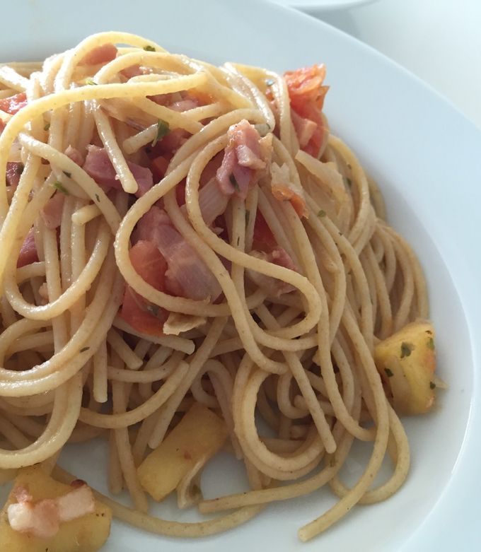 Foto principal de Espaguetis con manzana y bacon