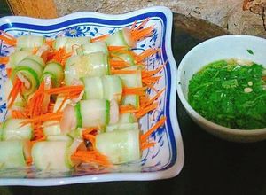 Hình của món Dưa chuột cuộn thịt ba chỉ.