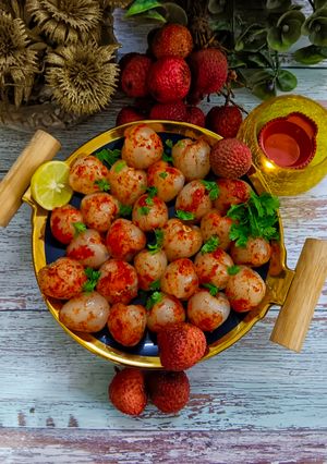 लीची की चटपटी चाट (Spicy Litchi Chaat) रेसिपी मुख्य फोटो