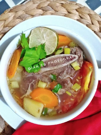 Cara Gampang Menyiapkan Resep Sop Buntut Sapi Anti Ribet, Sempurna