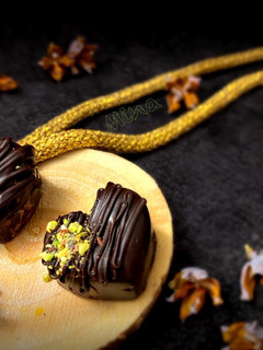 عکسی از دستور شکلات مغزدار نارگیلی