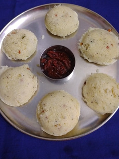 *இன்ஸ்டென்ஸ் கோதுமை ரவா இட்லி*(instant wheat rava idli recipe in tamil) செய்முறை முக்கிய புகைப்படம்
