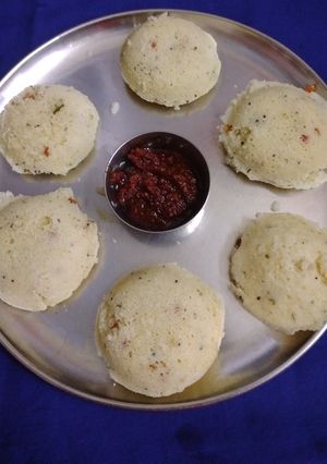 *இன்ஸ்டென்ஸ் கோதுமை ரவா இட்லி*(instant wheat rava idli recipe in tamil) செய்முறை முக்கிய புகைப்படம்