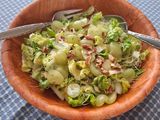 Ensalada verde con uvas y nueces
