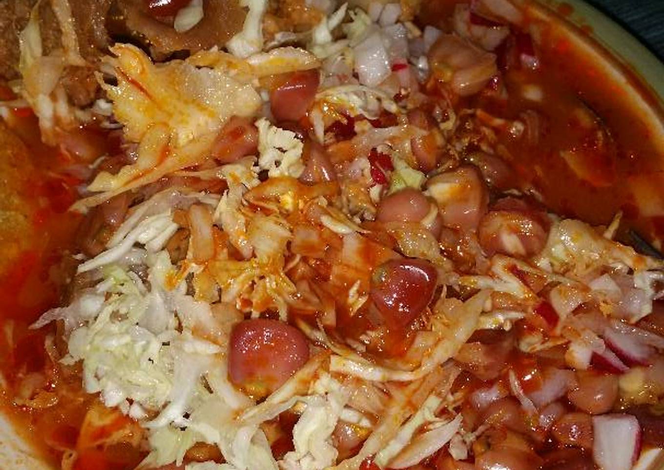 Pozole rojo estilo mexico