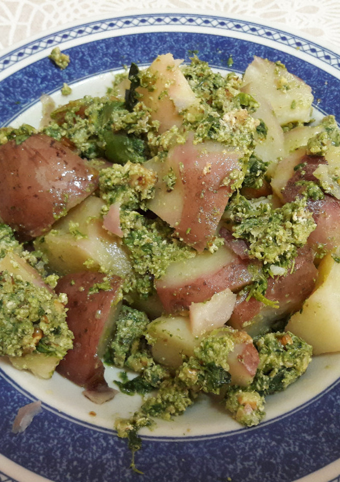 Una foto de 🇲🇽"Ensalada al pesto mejicana" vegana 🥗