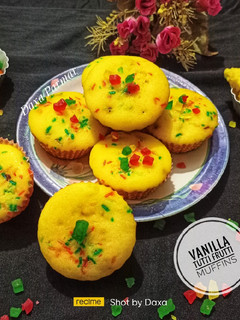 વેનીલા ટુટી ફ્રુટી મફીન્સ (Vanilla Tutti Frutti Muffins Recipe રેસીપી મુખ્ય ફોટો
