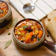 A picture of Minestrone_soup.
