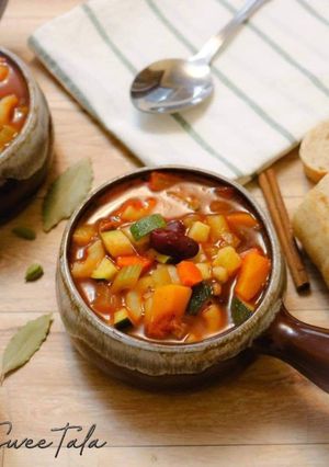 A picture of Minestrone_soup.