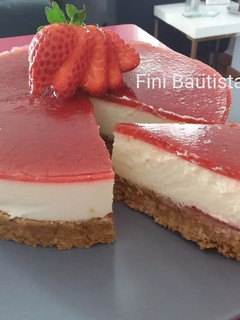 Una foto de Tarta de queso con fresas