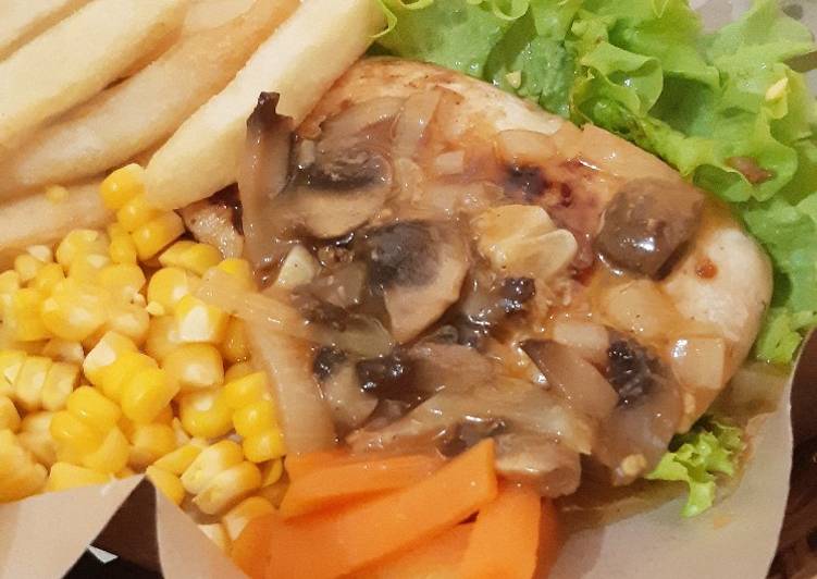 5 Resep: Chicken Mushroom Steak yang Enak Banget!