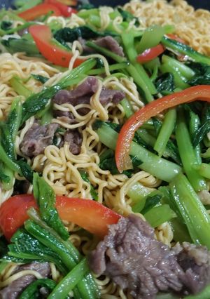 Hình của món Mì gói xào thịt bò.