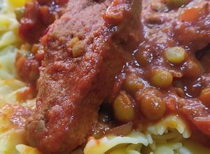 Una foto de Tuco de carne cortada en trozos