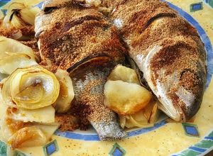 Foto principal de Besugo al horno con costra al pimentón y patatas panadera